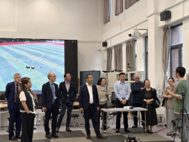 参访智能工程学院 - 无人机实验室