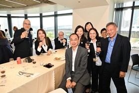 After the ceremony, the guests had lunch together.