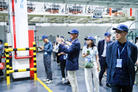 The delegation visiting the XPeng Motors’ intelligent manufacturing base