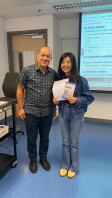 Congratulations to Ms. Tsang, who has won the Outstanding Performance Award in our Certificate in French (Introductory)! Félicitations! 