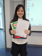 恭喜Yan获得我们意大利语中级证书课程的飞跃进步奖! Congratulazioni!