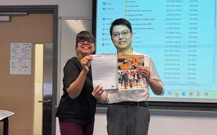 恭喜胡先生獲得西班牙語初級證書課程的飛躍進步獎 ! ¡Felicitaciones! (2026年7月)