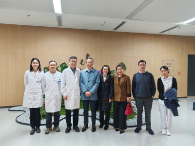 A group photo of the delegation and the representatives of Shanghai Hospital of Traditional Chinese Medicine Jiading District (from left to right): Ms Xiong Yilin, Mr Zhao Fanchun, Mr Feng Lei, Prof William K.M. Lee, Prof Chan Yuen Tak Fai Dorothy, Dr Joey Lam, Mr Chow Kwan Hang, Ms Wang Xian