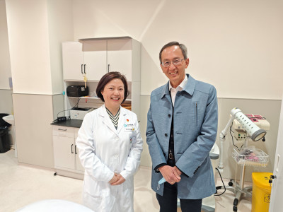 Prof William K.M. Lee, Ms Mi Yiqun, Deputy Dean of the hospital.