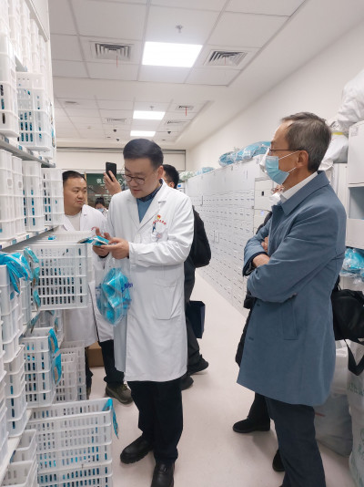 The fully automated intelligent Chinese medicine pharmacy prescription dispensing system.